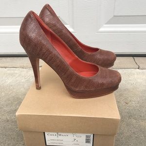 Cole Haan with Nike Air Size 7 heels